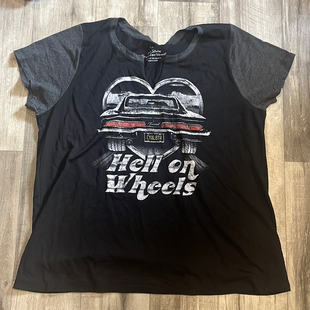 Torrid “Hell on Wheels” Tee shirt sz 3